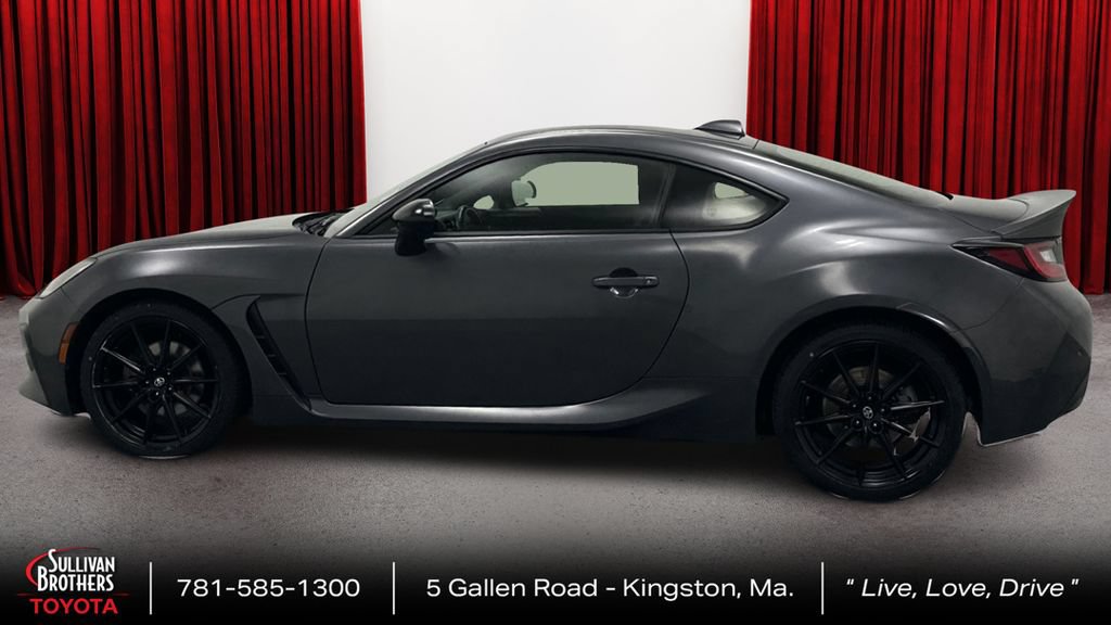 Used 2022 Toyota GR86 Premium RWD image 8
