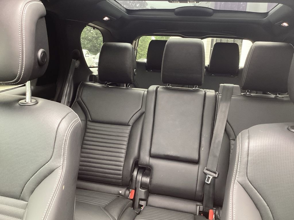 Used 2024 Land Rover Discovery Dynamic SE image 19