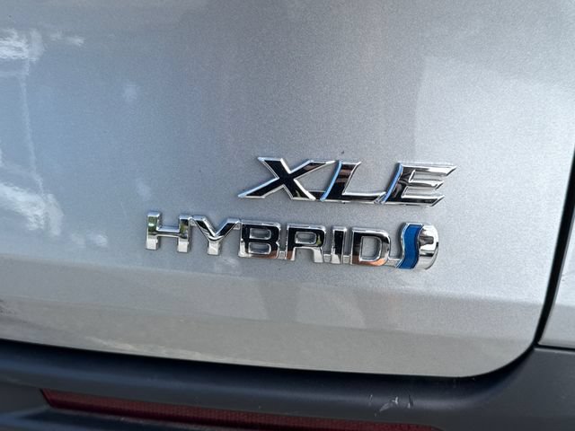 Used 2024 Toyota Sienna XLE w/ XLE Plus Package AWD/4WD image 14