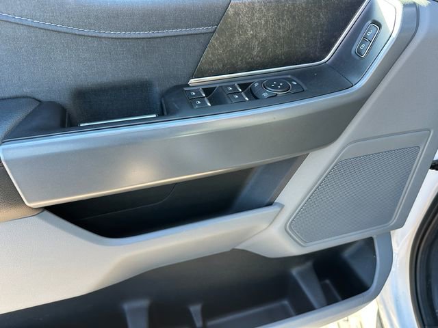 Used 2022 Ford F150 Lightning XLT image 19