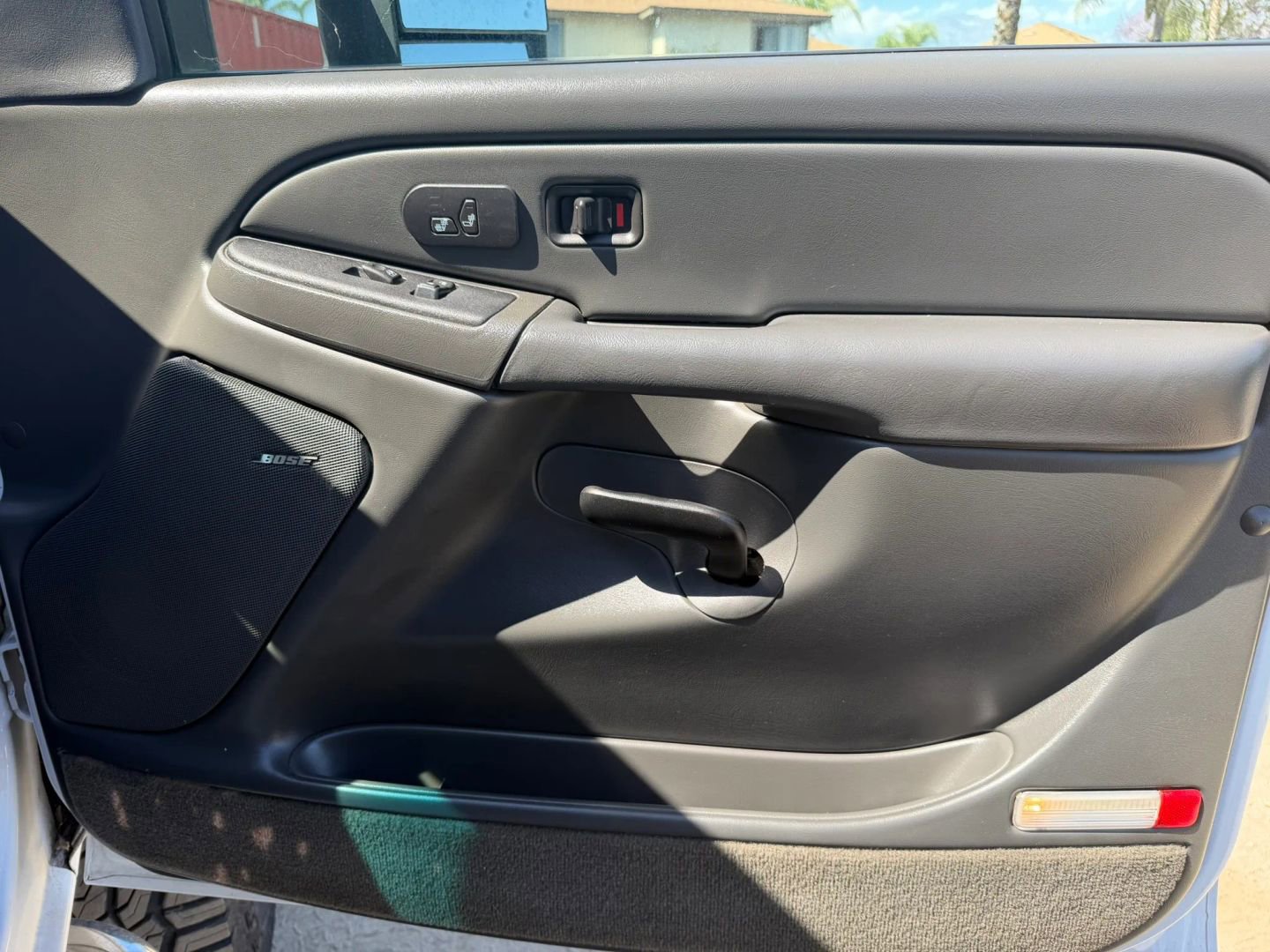 Used 2005 Chevrolet Silverado 2500 LT w/ Heavy-Duty Power Package AWD/4WD image 16