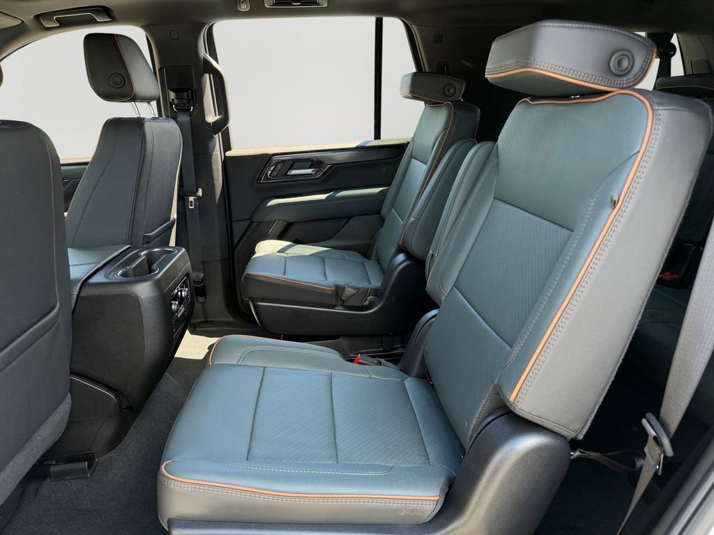 Used 2025 GMC Yukon AT4 w/ AT4 Premium Package AWD/4WD image 14