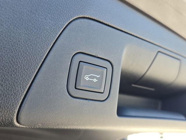 Used 2021 Buick Envision Essence w/ Technology Package I image 13