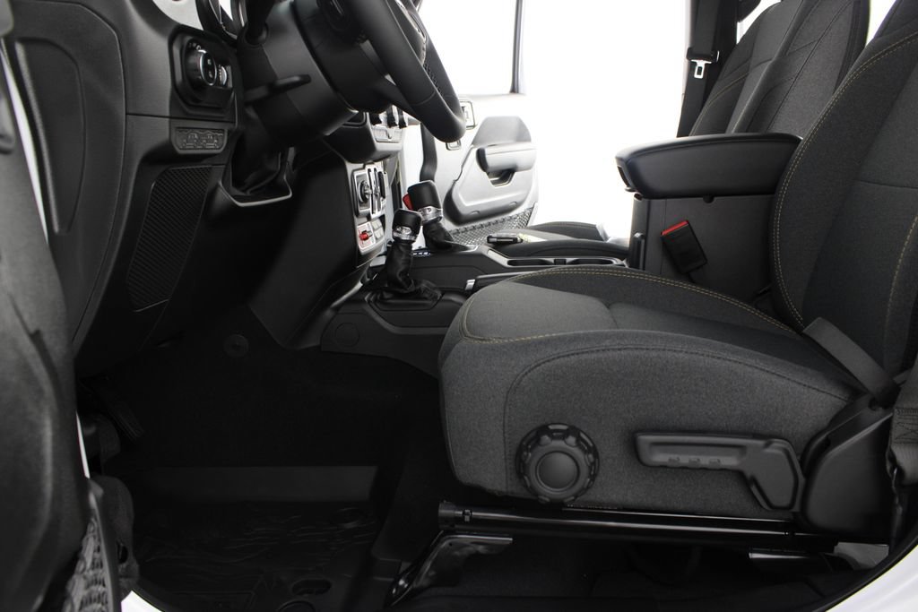 New 2026 Jeep Gladiator Sport AWD/4WD image 15