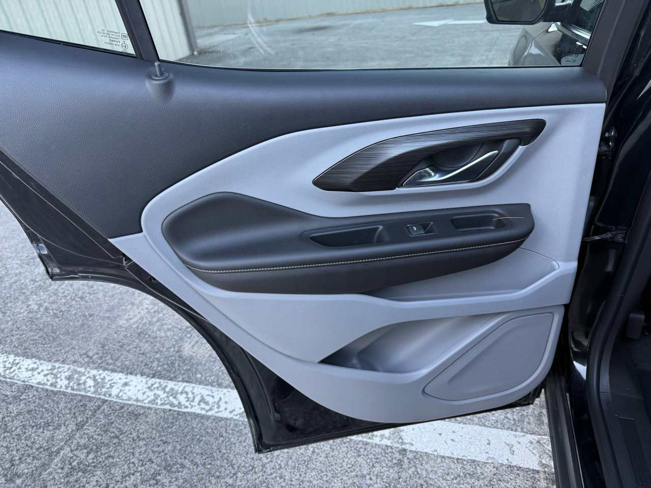 Used 2023 GMC Terrain SLE image 23