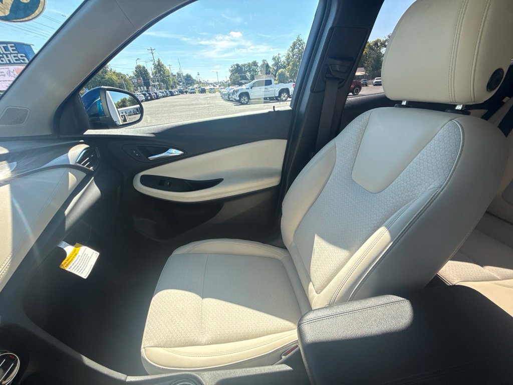 Used 2022 Buick Encore GX Select FWD image 26