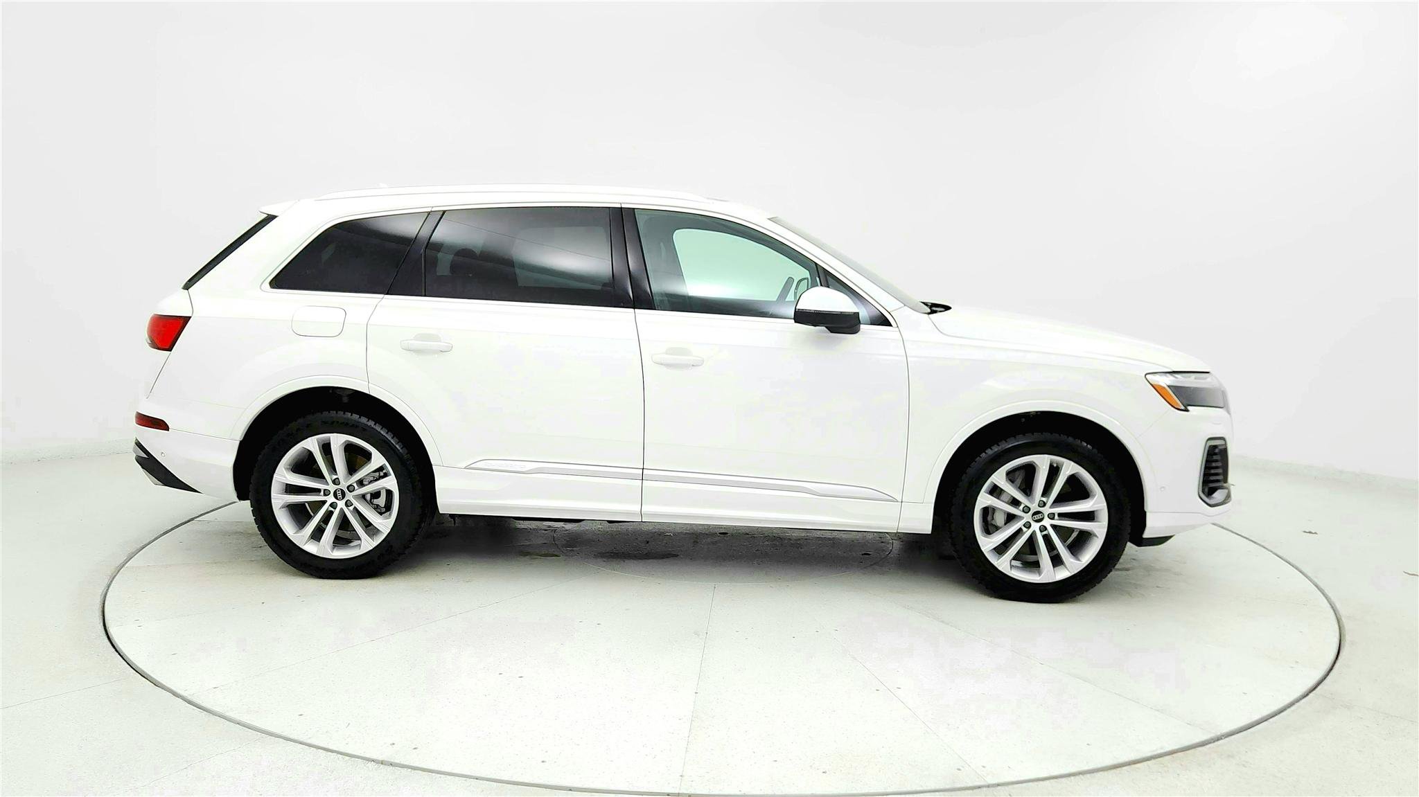 Used 2025 Audi Q7 3.0T Premium Plus AWD/4WD image 6