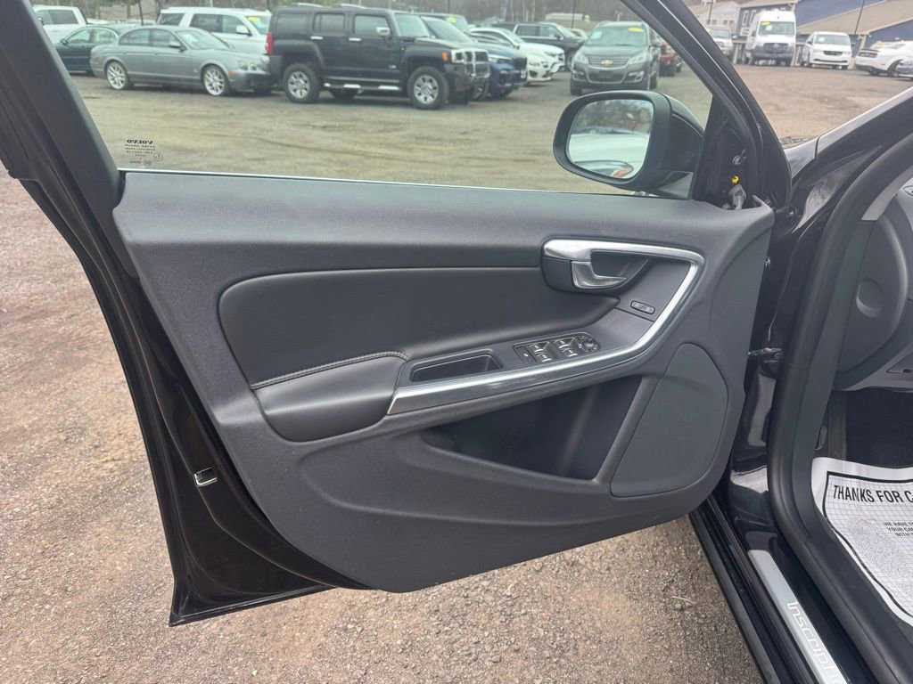 Used 2017 Volvo S60 T5 Inscription w/ Convenience Package image 28
