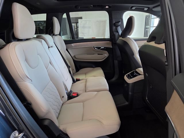 New 2026 Volvo XC90 T8 Plus w/ Protection Package Premier AWD/4WD image 20