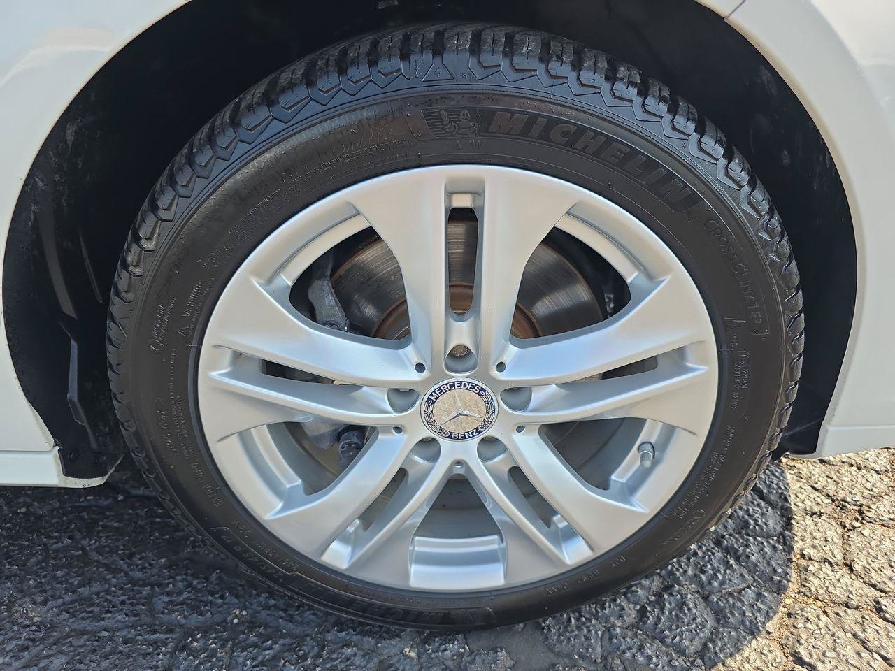Used 2011 Mercedes-Benz E 350 4MATIC Wagon image 16