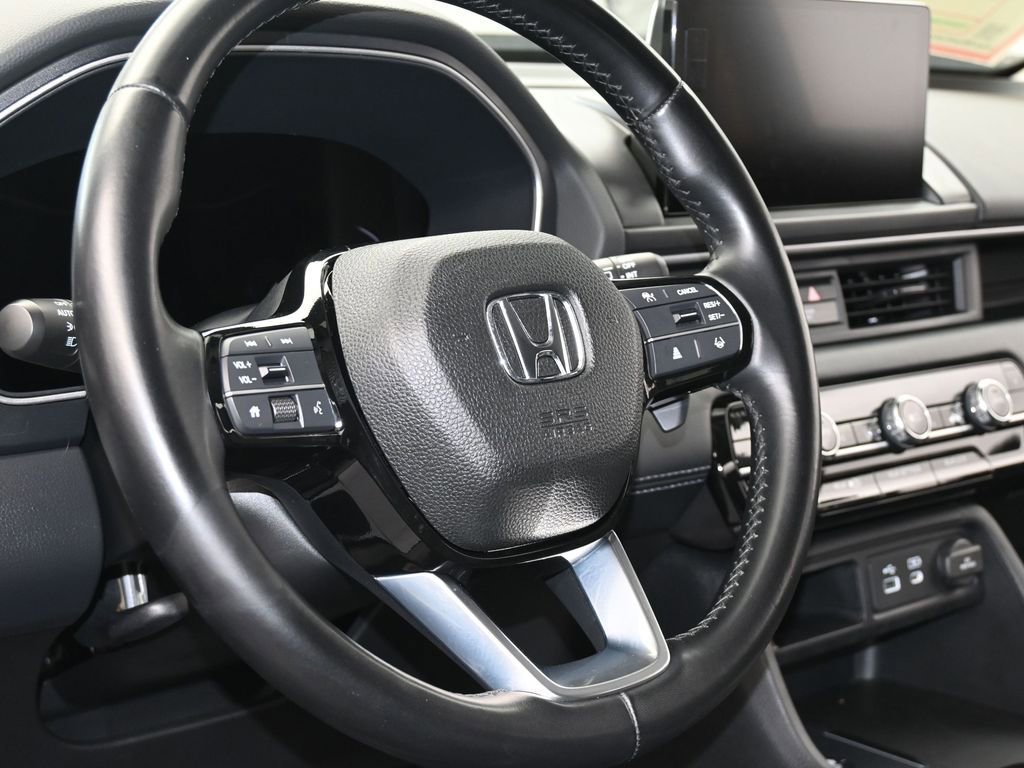 Used 2025 Honda Pilot EX-L image 13