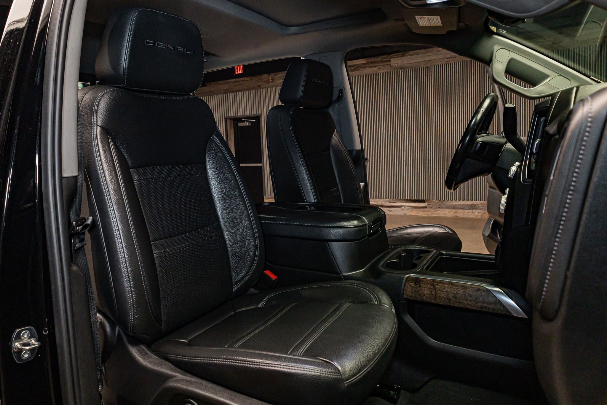Used 2022 GMC Sierra 2500 Denali w/ Denali Black Diamond Edition image 23