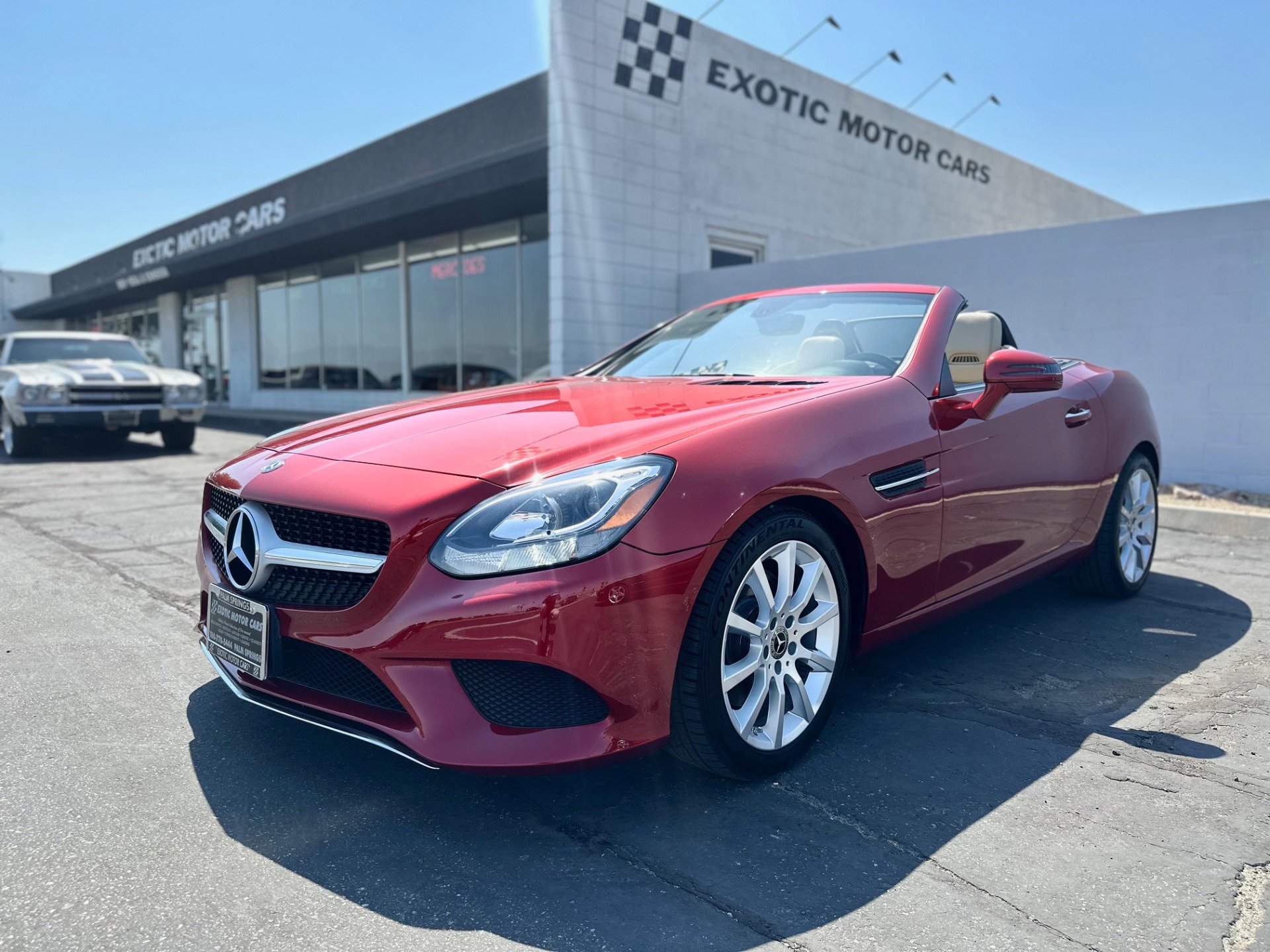 Used 2018 Mercedes-Benz SLC 300 image 1