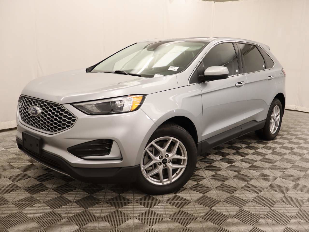 Used 2024 Ford Edge SEL image 1