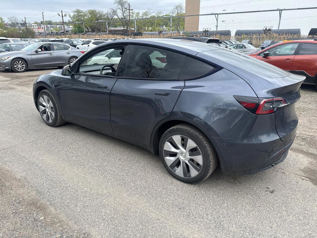 Used 2023 Tesla Model Y Long Range AWD/4WD image 4