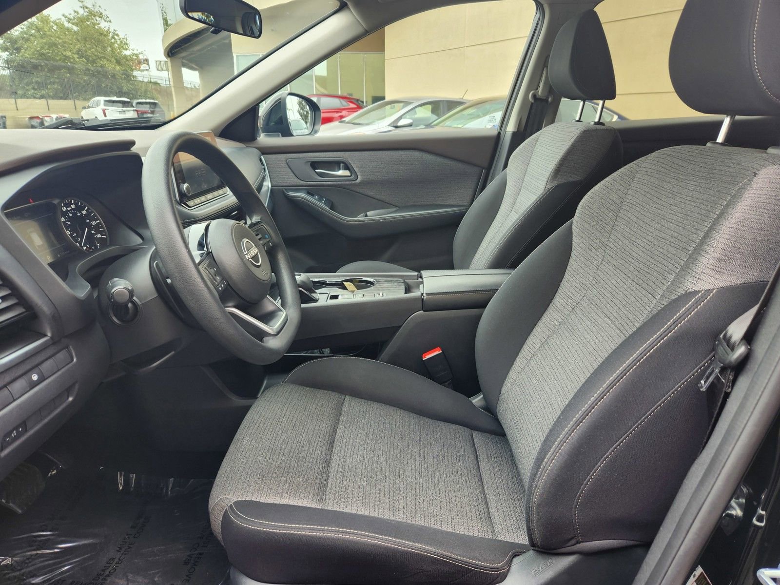 Used 2023 Nissan Rogue SV FWD image 22