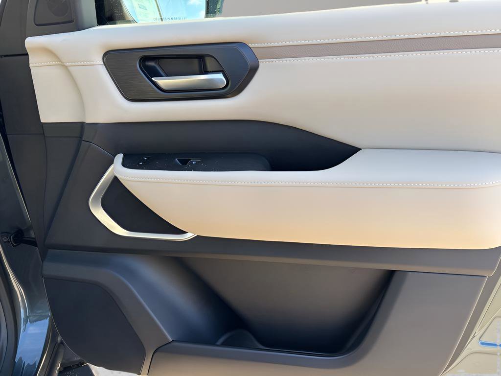 New 2026 Nissan Armada Platinum image 15