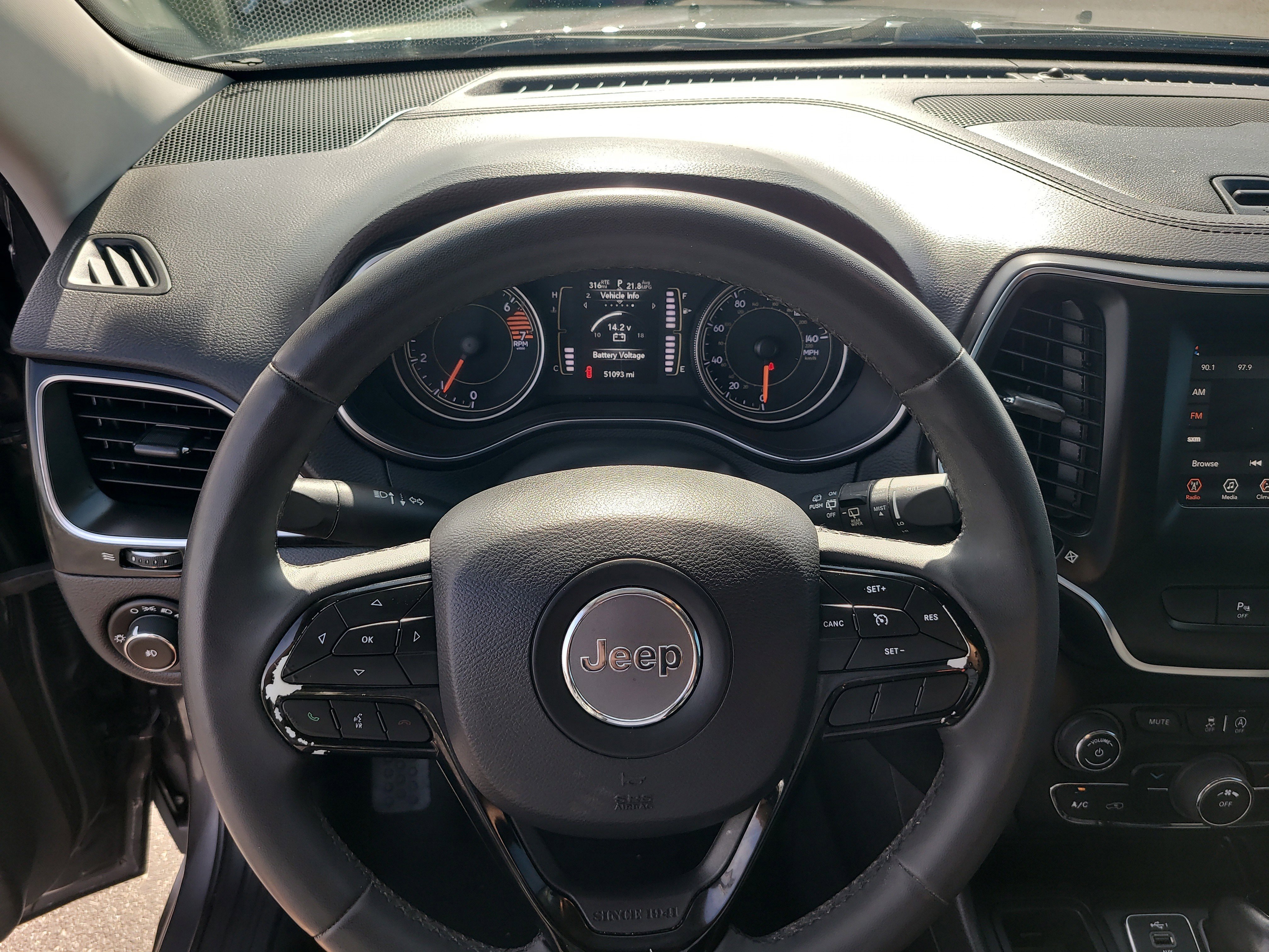 Used 2020 Jeep Cherokee Latitude Plus image 26