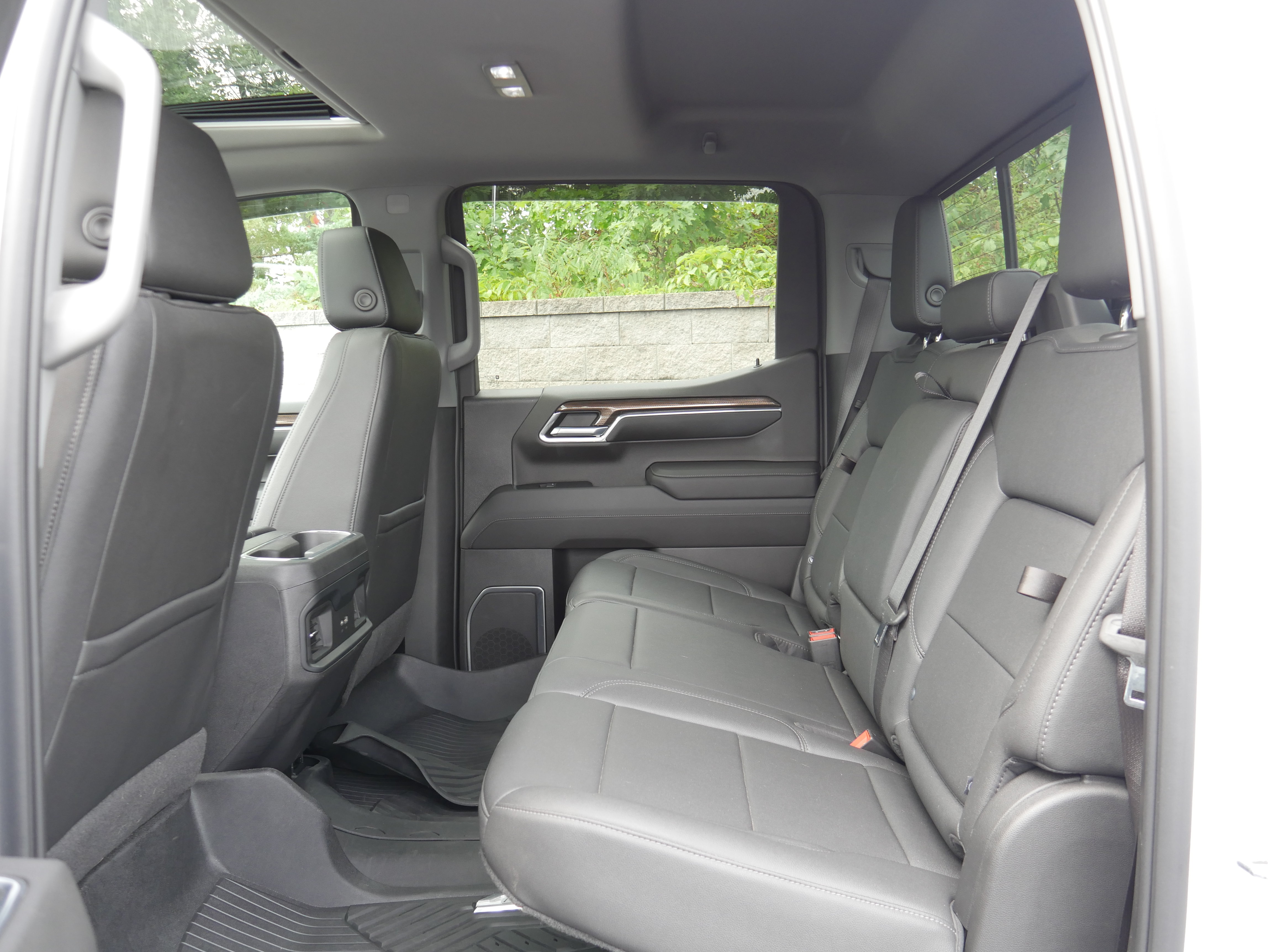 Certified 2022 Chevrolet Silverado 1500 LT Trail Boss w/ LT Trail Boss Premium Package AWD/4WD image 16