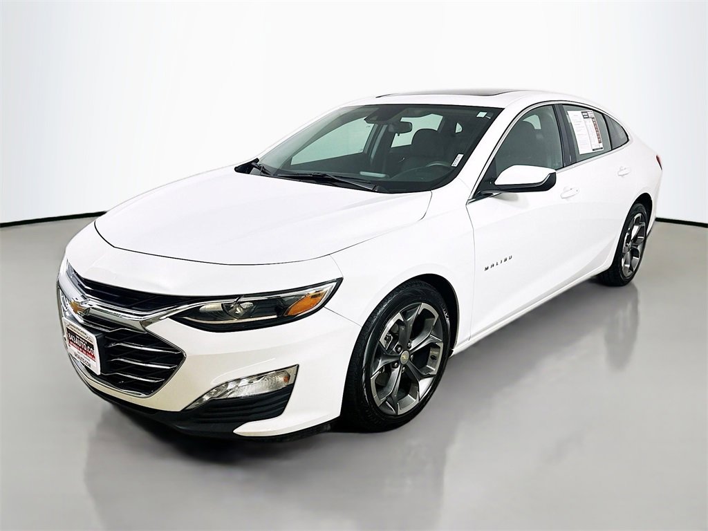 Used 2024 Chevrolet Malibu LT image 3
