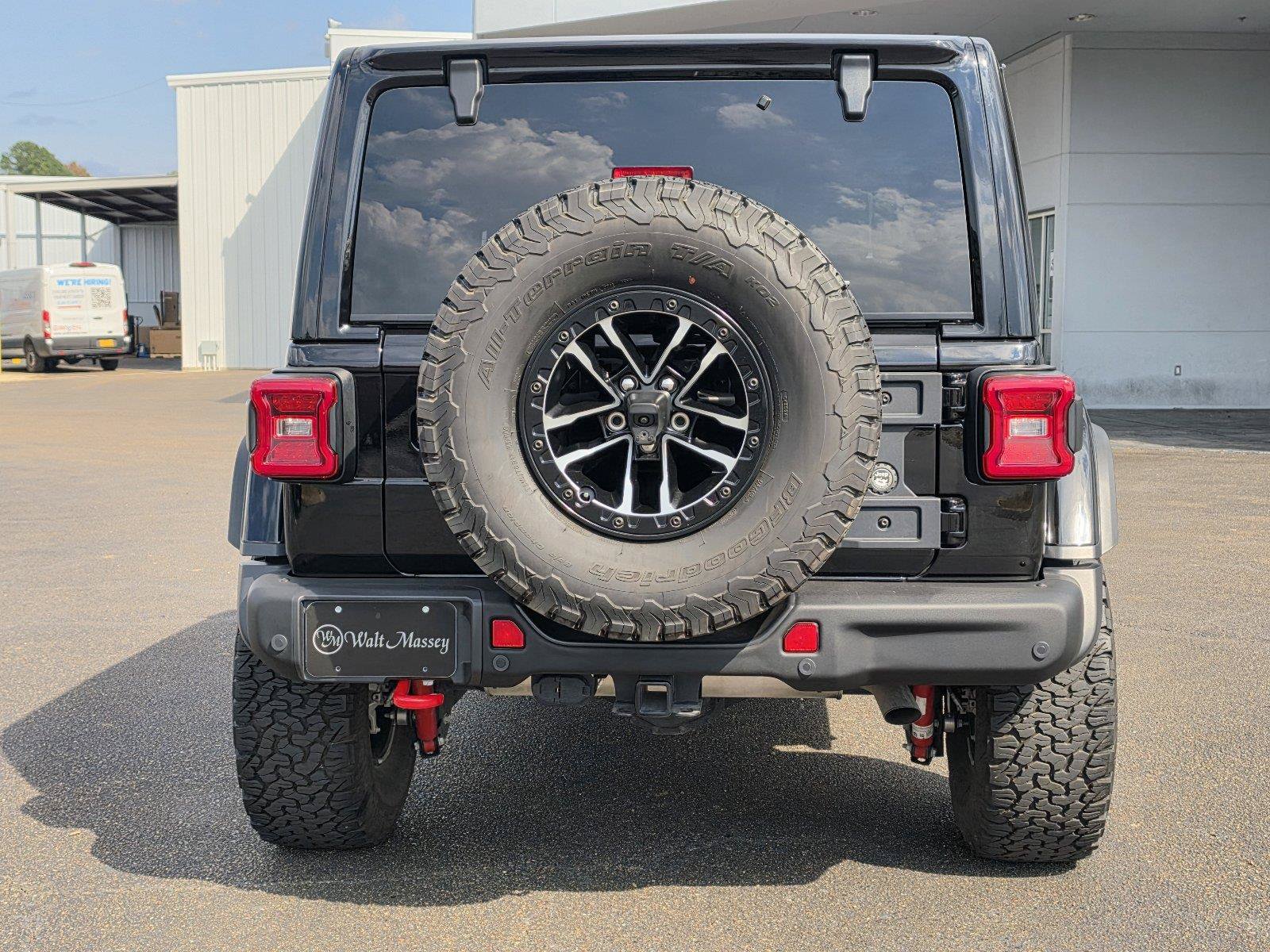 Used 2024 Jeep Wrangler Unlimited Rubicon AWD/4WD image 4