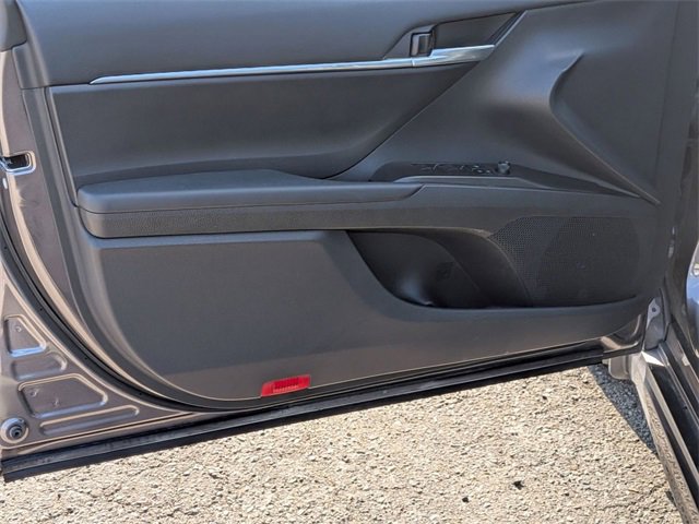 Used 2024 Toyota Camry SE image 14