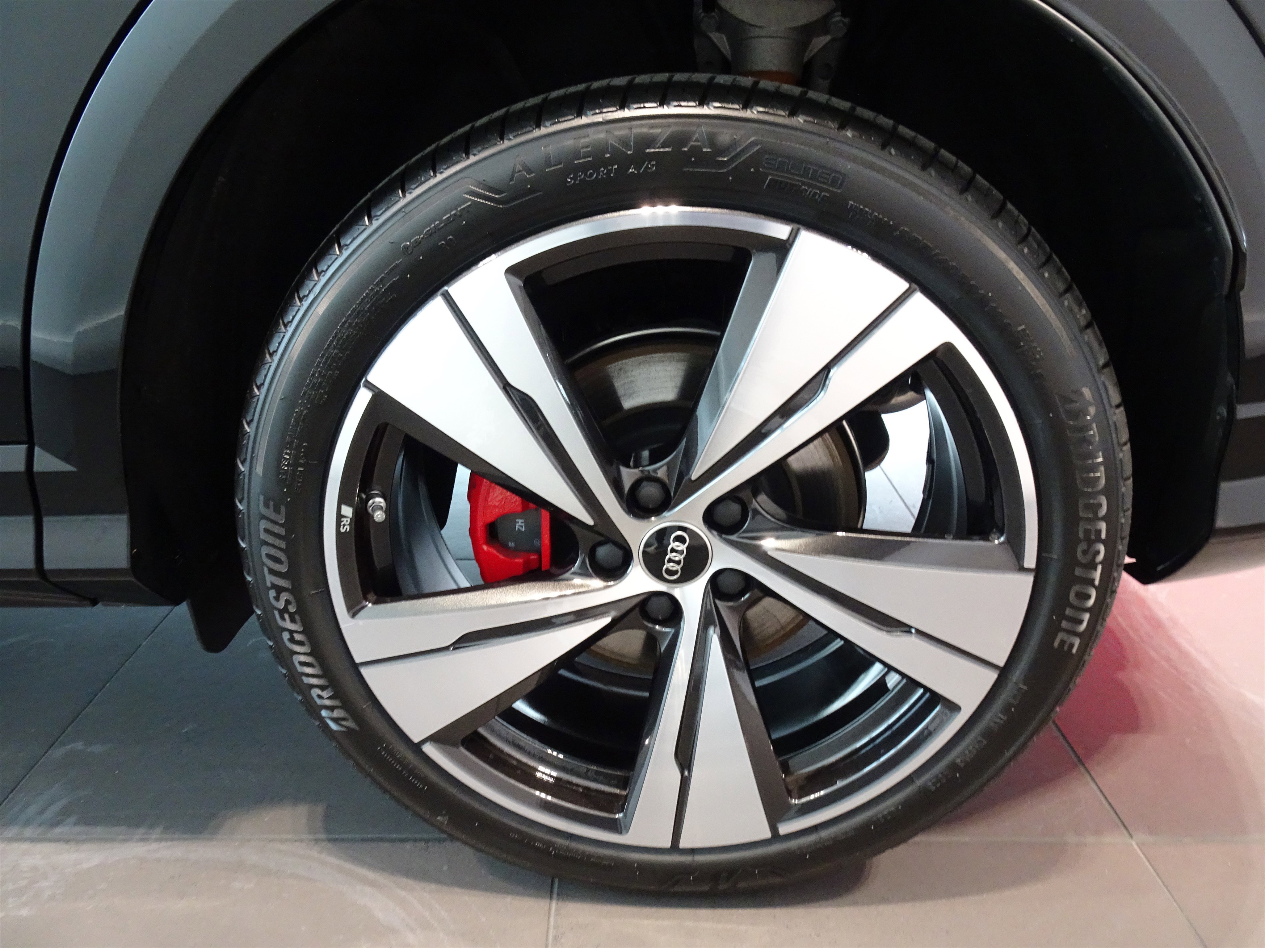 New 2025 Audi SQ5 Premium Plus image 9