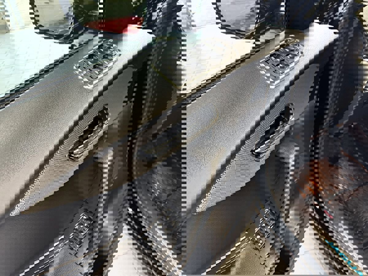 Used 2019 Jaguar F-PACE S image 10