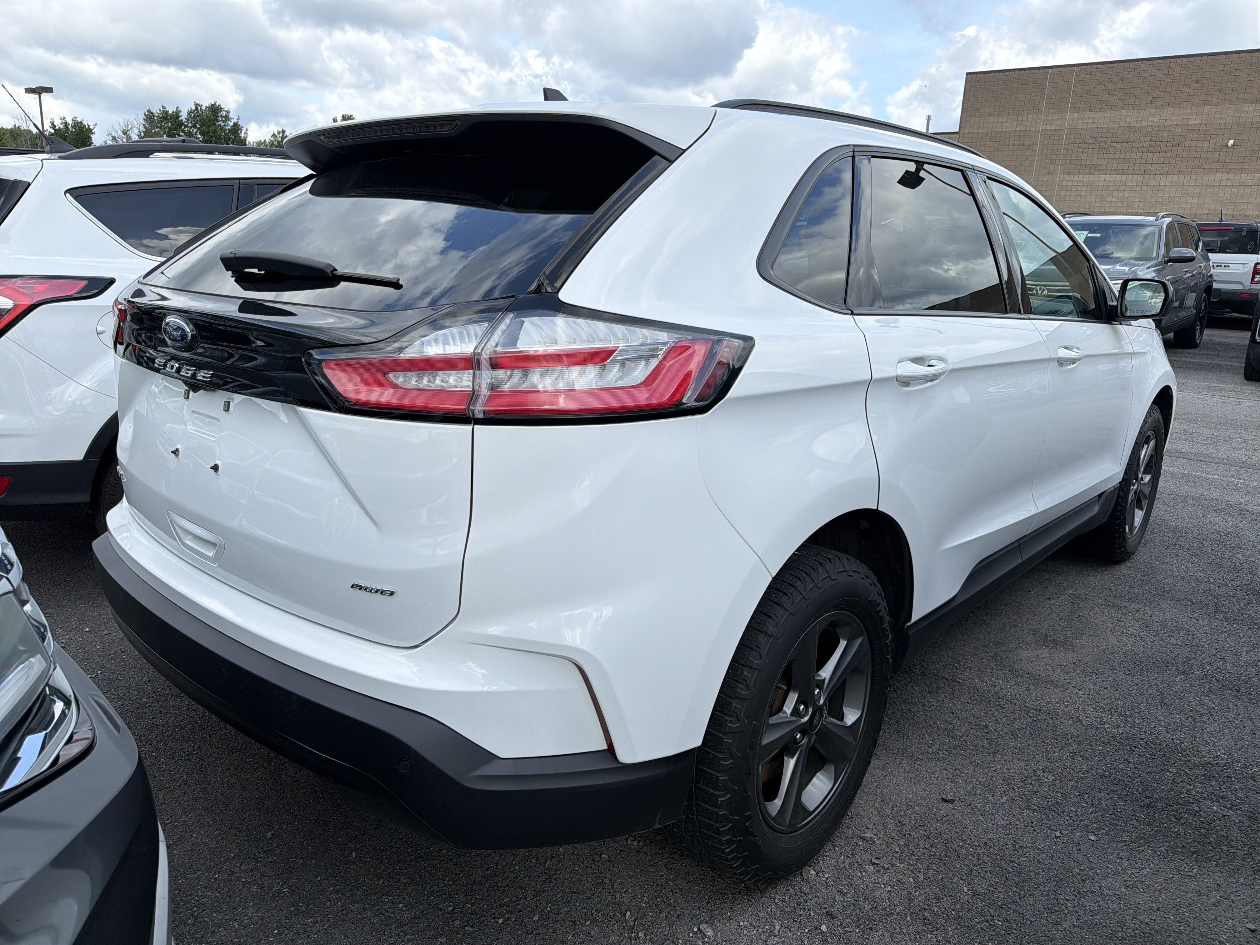 Used 2024 Ford Edge SEL w/ Sport Appearance Package AWD/4WD image 6