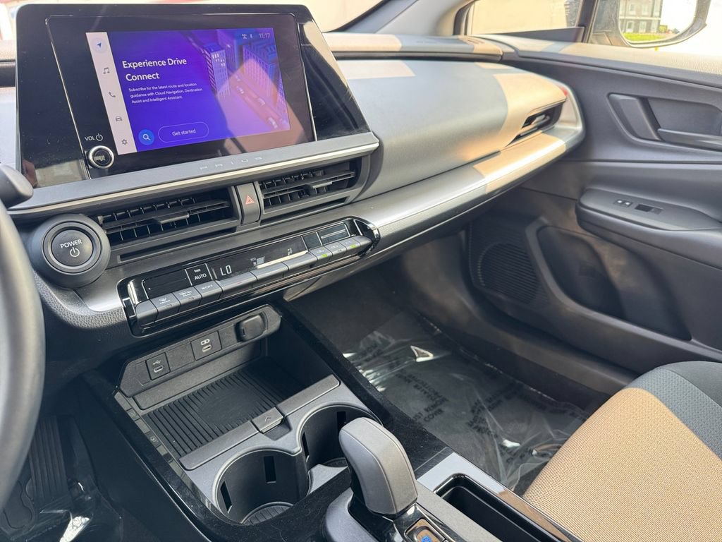 Certified 2024 Toyota Prius LE FWD image 29
