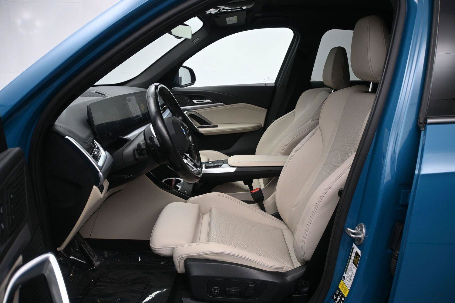 Used 2023 BMW X1 xDrive28i w/ M Sport Package AWD/4WD image 8