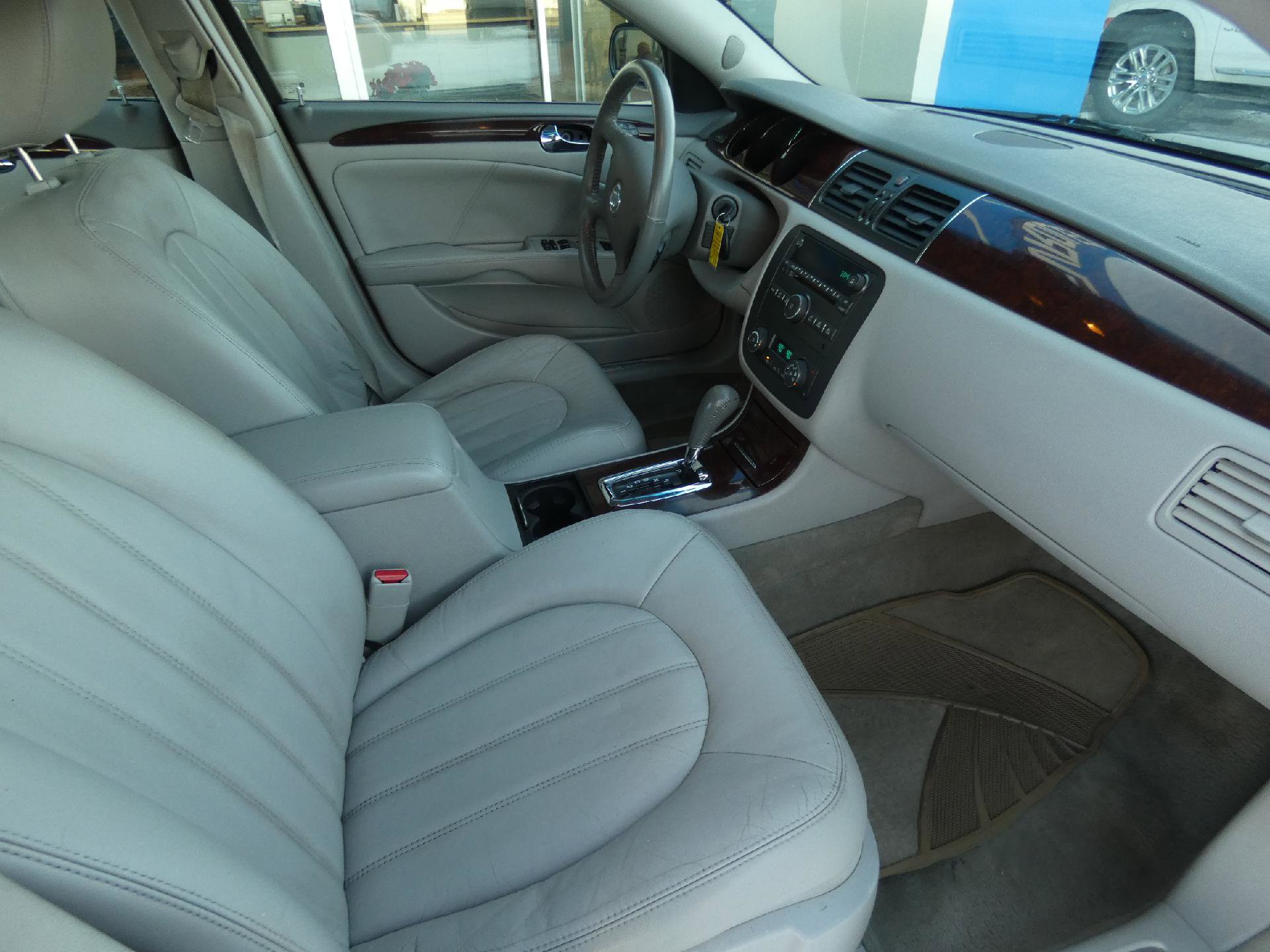 Used 2011 Buick Lucerne CXL image 17