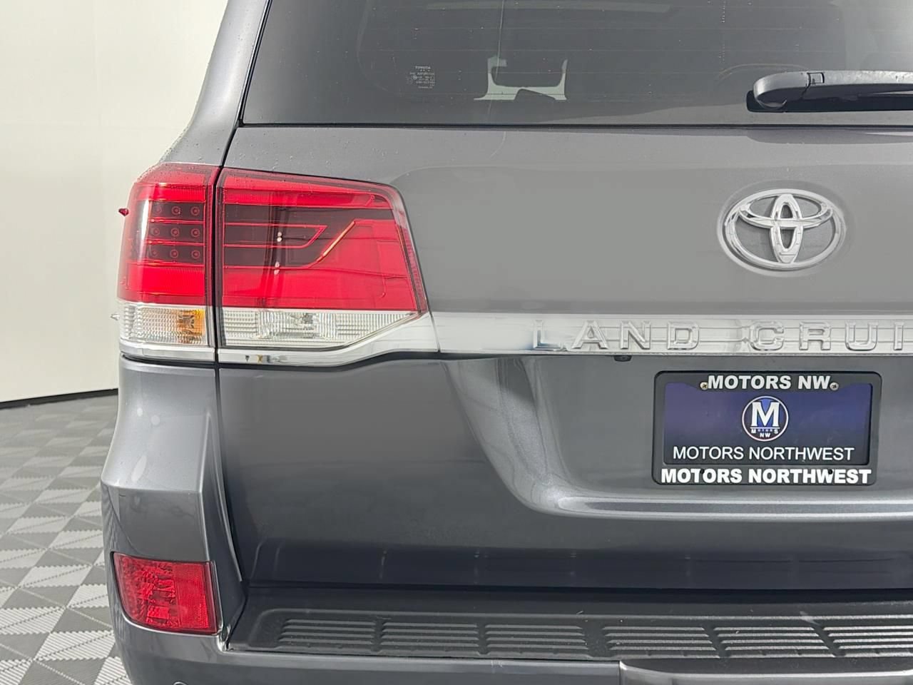 Used 2016 Toyota Land Cruiser AWD/4WD image 26