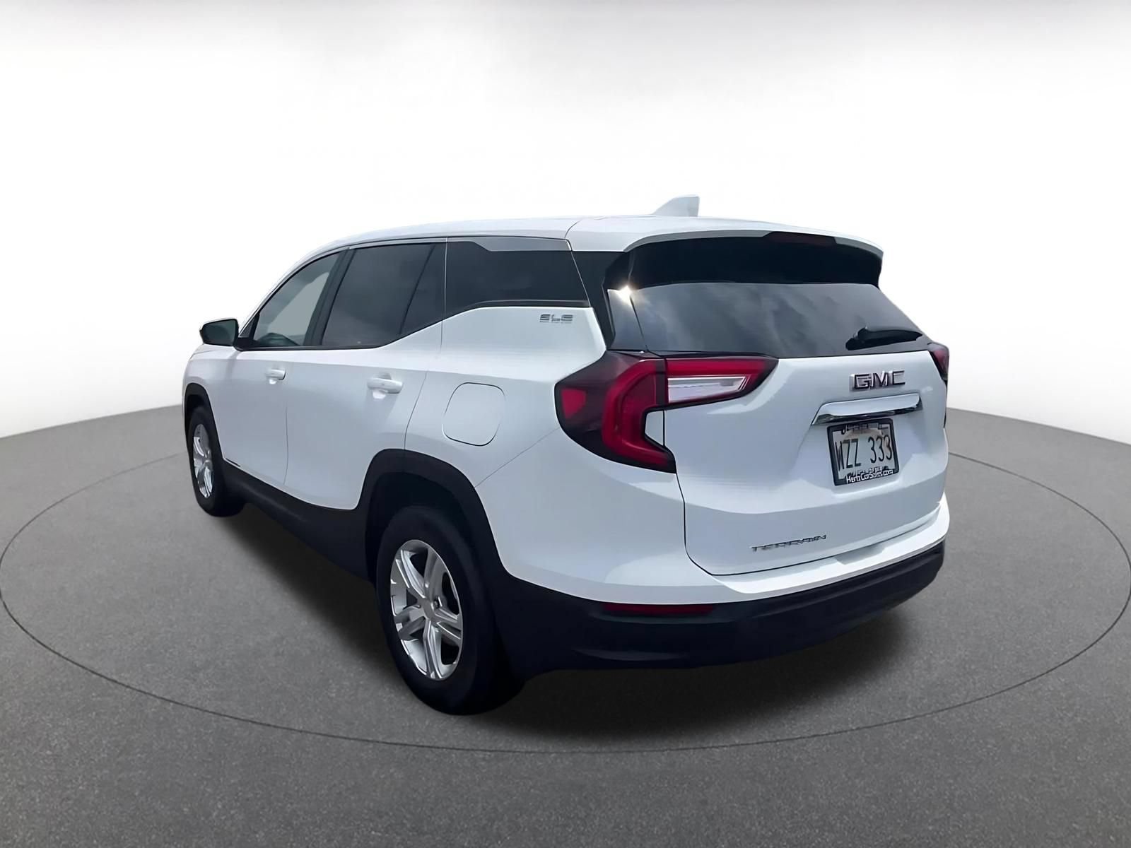 Used 2024 GMC Terrain SLE FWD image 11