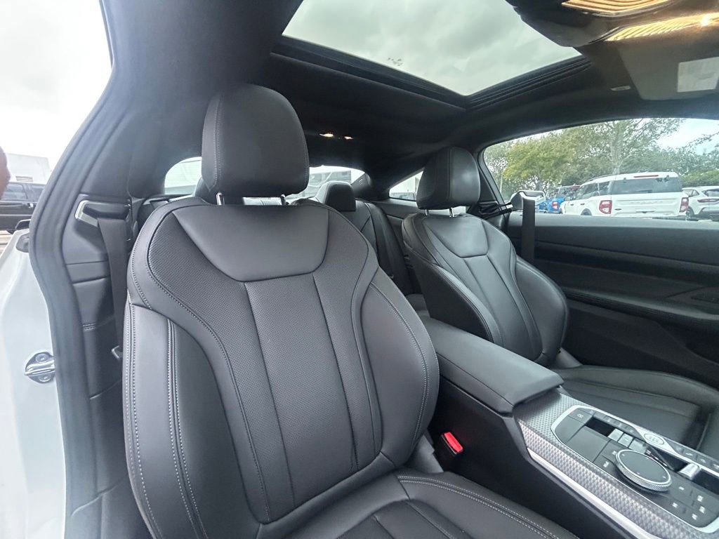 Used 2024 BMW 430i Coupe w/ M Sport Package image 28