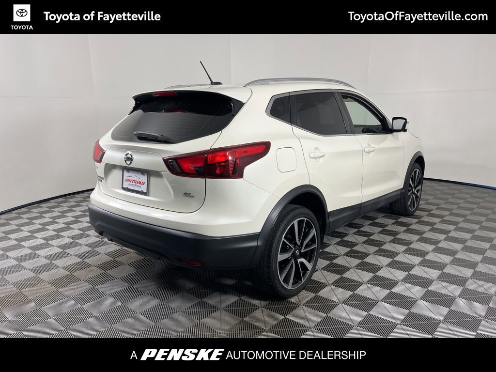 Used 2017 Nissan Rogue Sport SL w/ SL Premium Package image 5