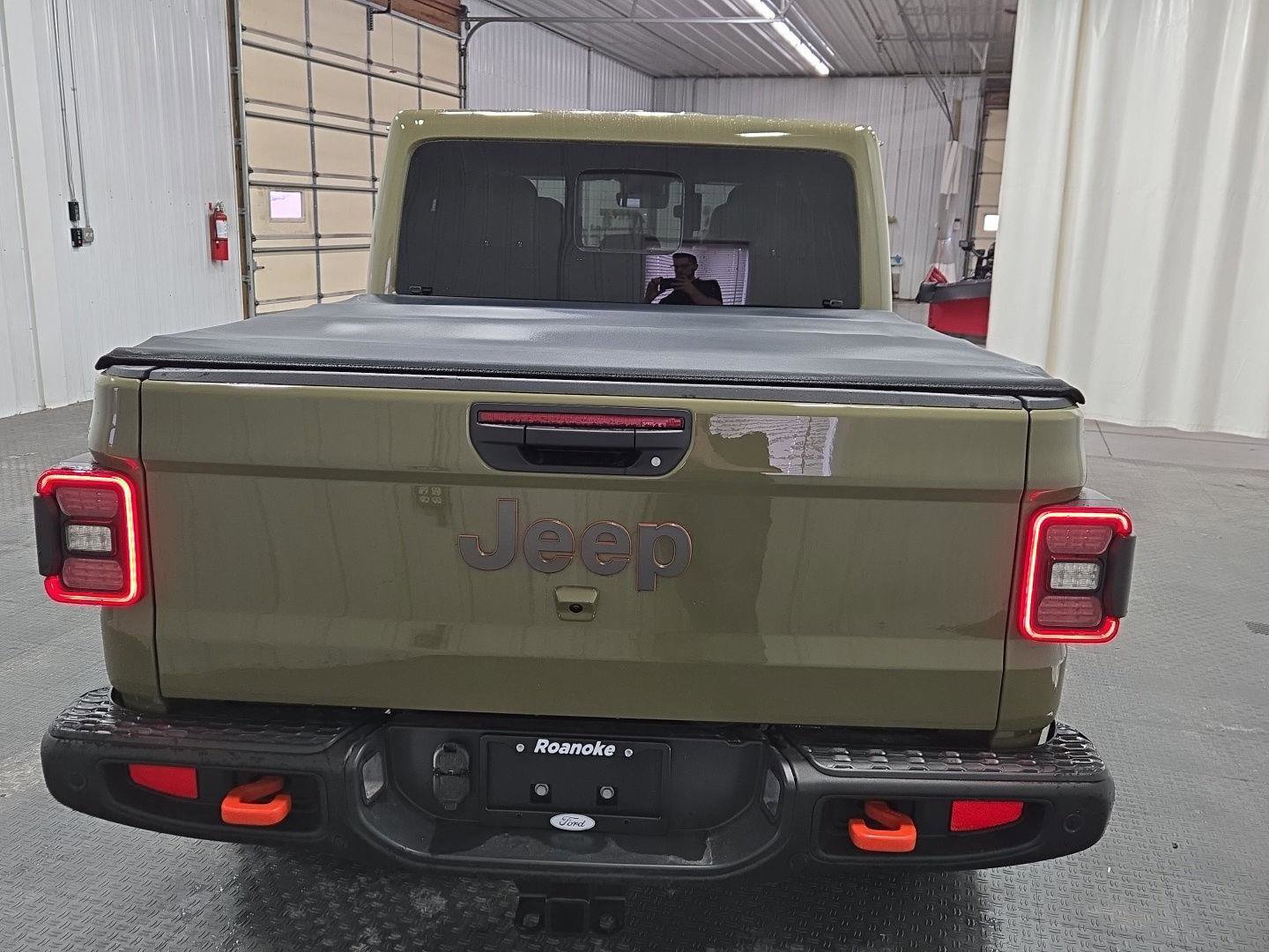 Used 2025 Jeep Gladiator Mojave image 7