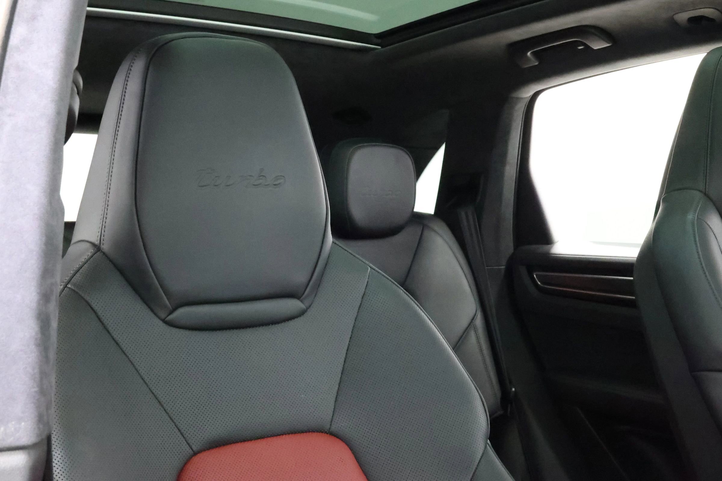 Used 2020 Porsche Cayenne Turbo image 83