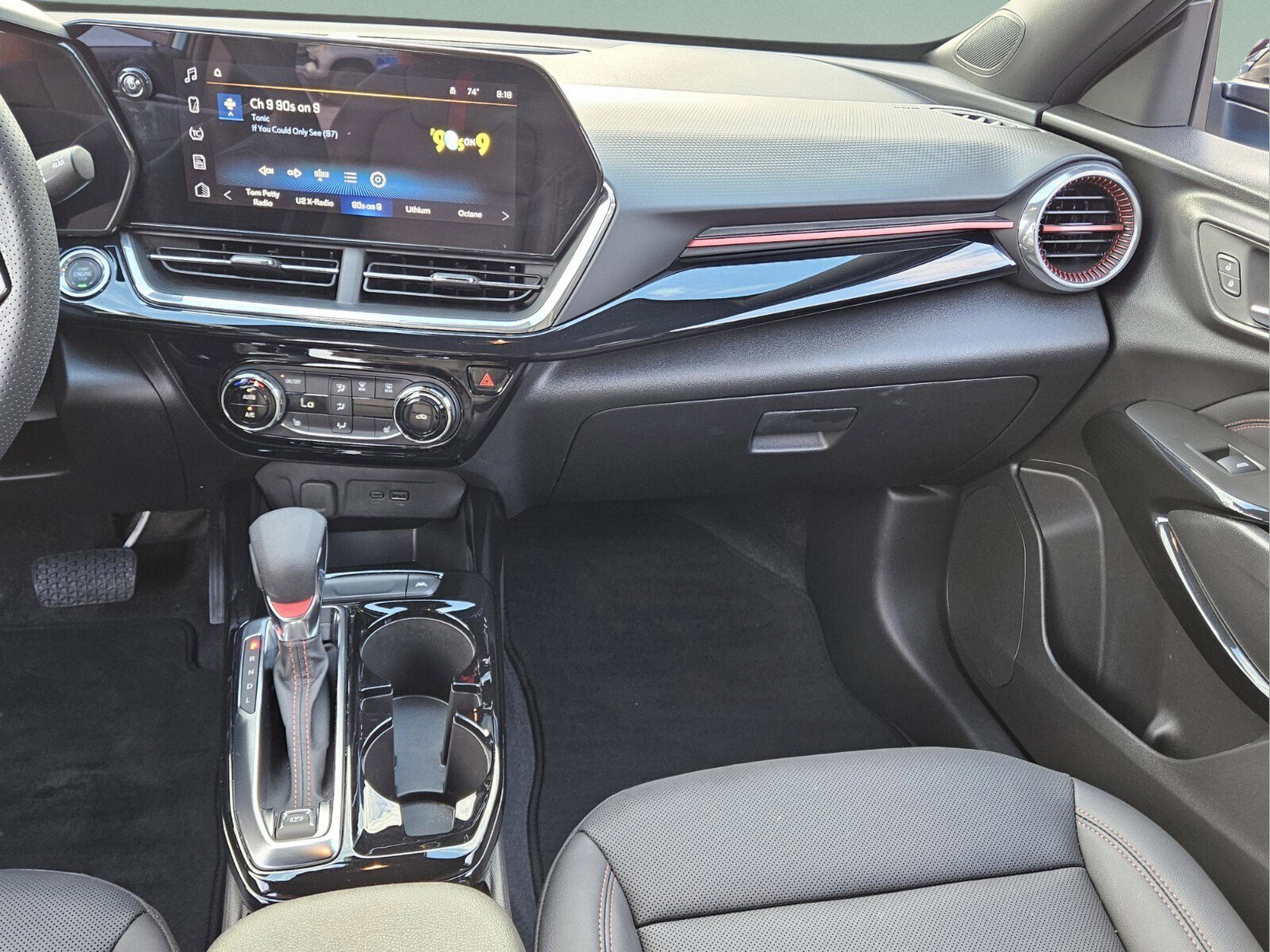 Used 2025 Chevrolet Trax RS w/ Driver Confidence Package image 8