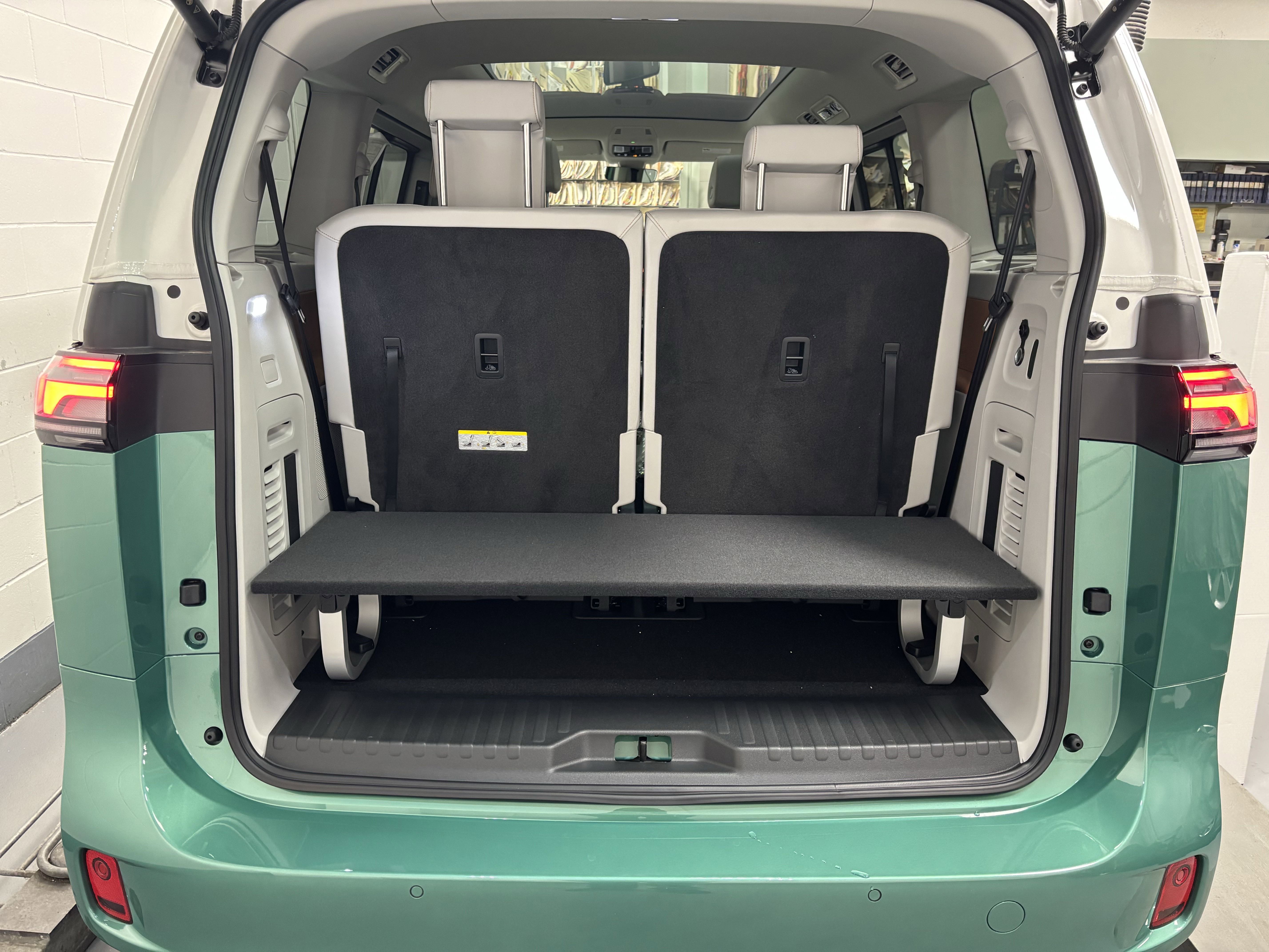 New 2025 Volkswagen ID. Buzz 1st Edition AWD/4WD image 28