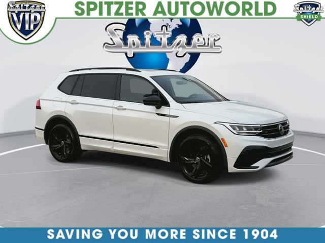 Used 2023 Volkswagen Tiguan SE R-Line image 3