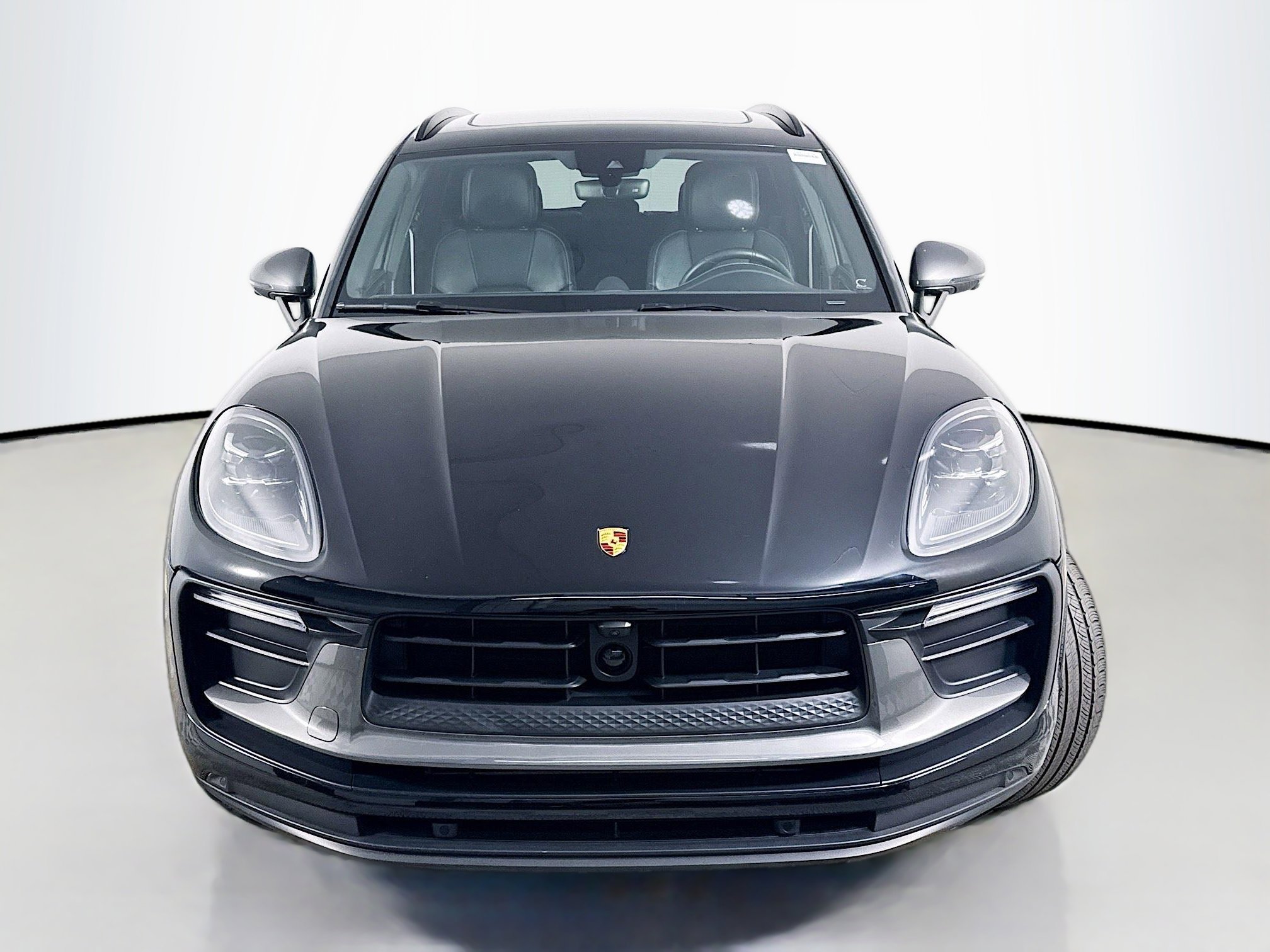 Used 2024 Porsche Macan Turbo w/ Premium Plus Package image 2