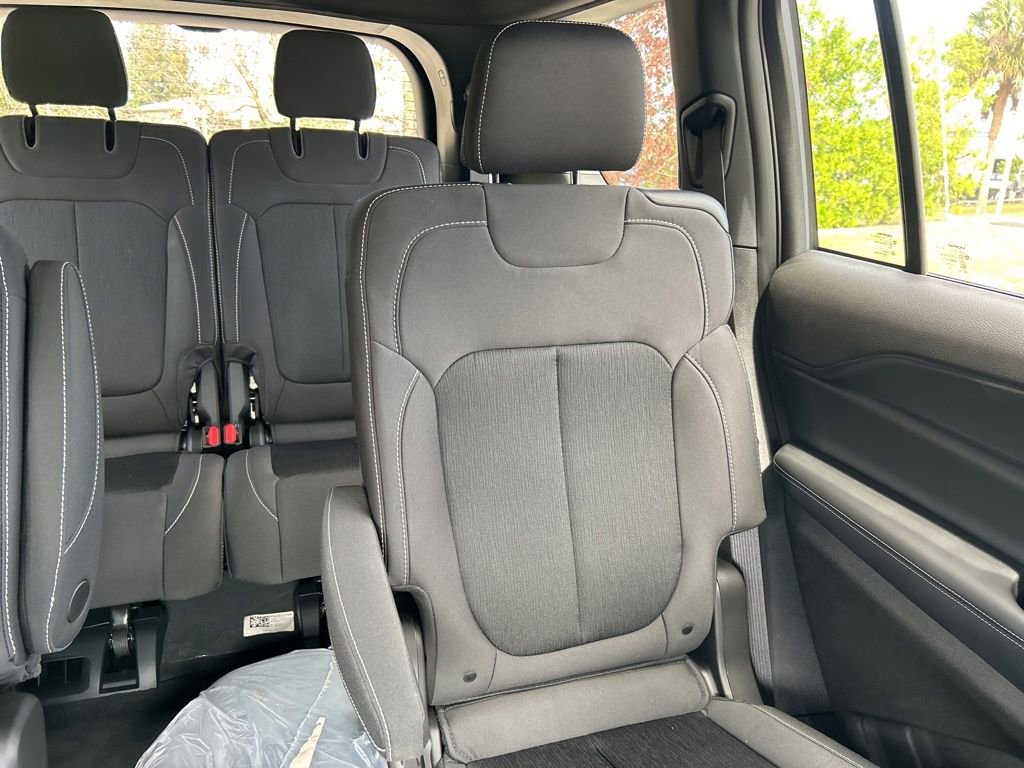 Used 2024 Jeep Grand Cherokee L Laredo w/ Luxury Tech Group I image 14