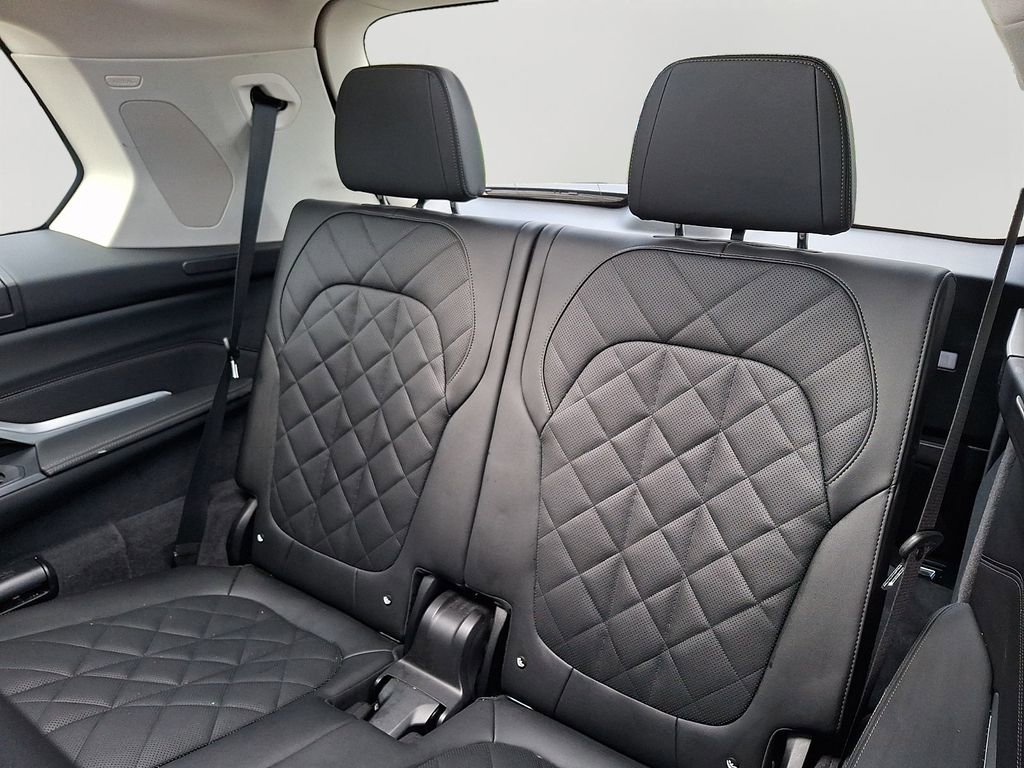 Certified 2025 BMW X7 xDrive40i AWD/4WD image 11