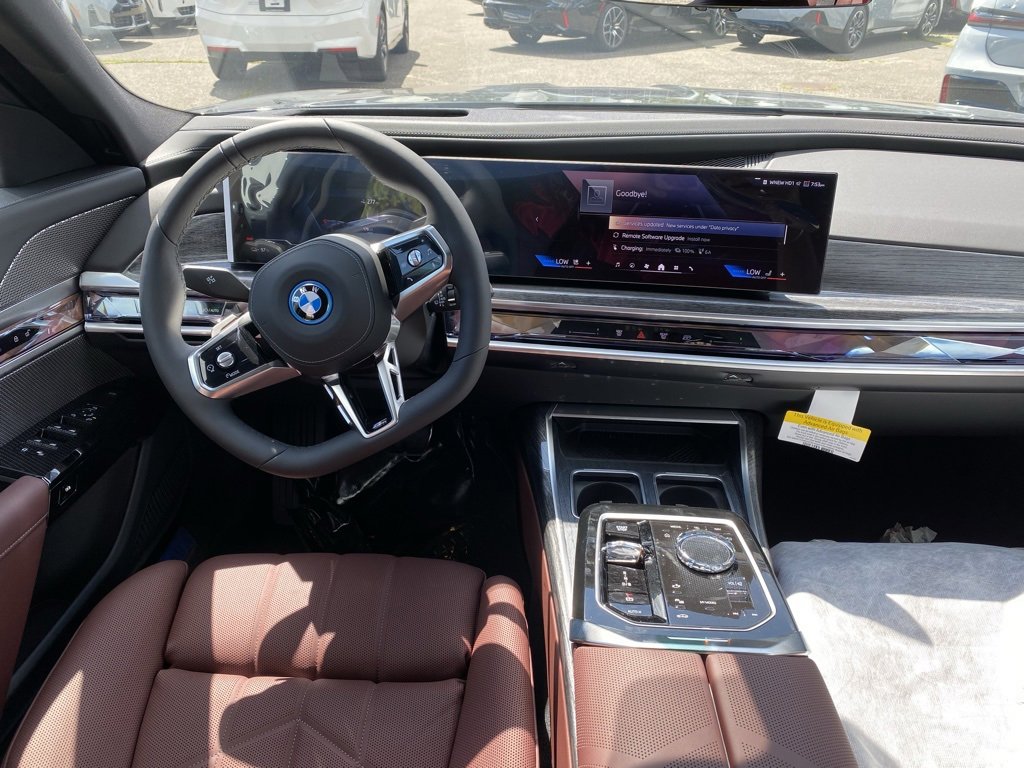 New 2025 BMW i7 xDrive60 image 11