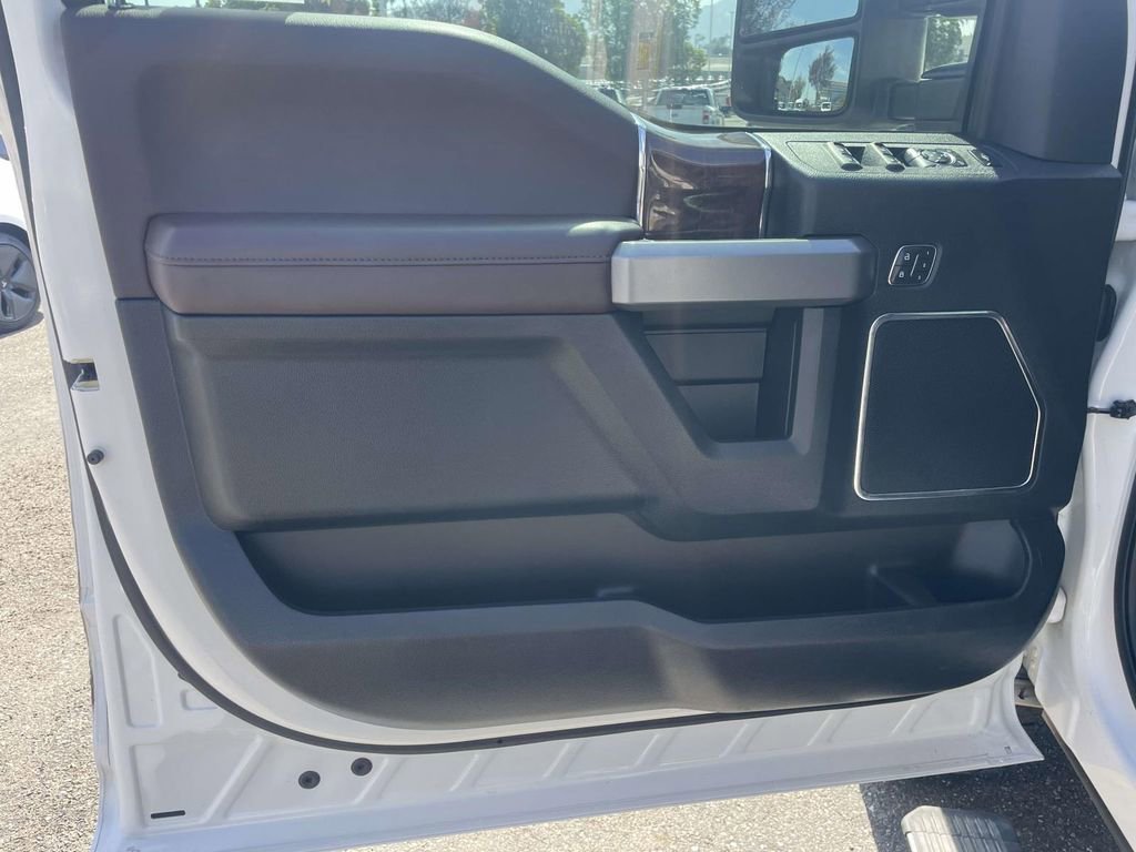 Certified 2017 Ford F250 Platinum w/ Platinum Ultimate Package image 18