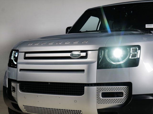 Used 2024 Land Rover Defender 110 SE AWD/4WD image 31