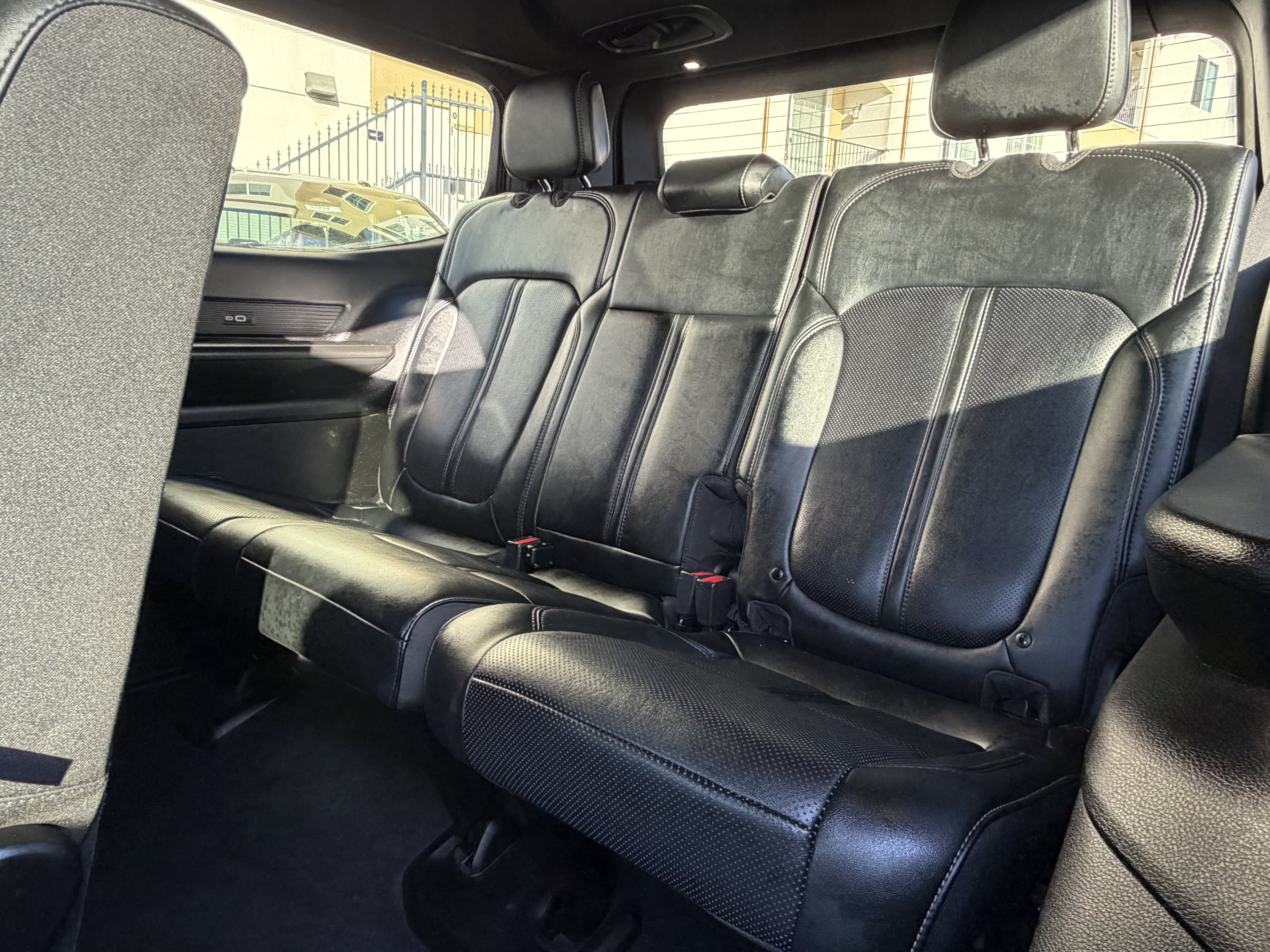 Certified 2024 Jeep Wagoneer Series II w/ Flexible Seating Group RWD image 34