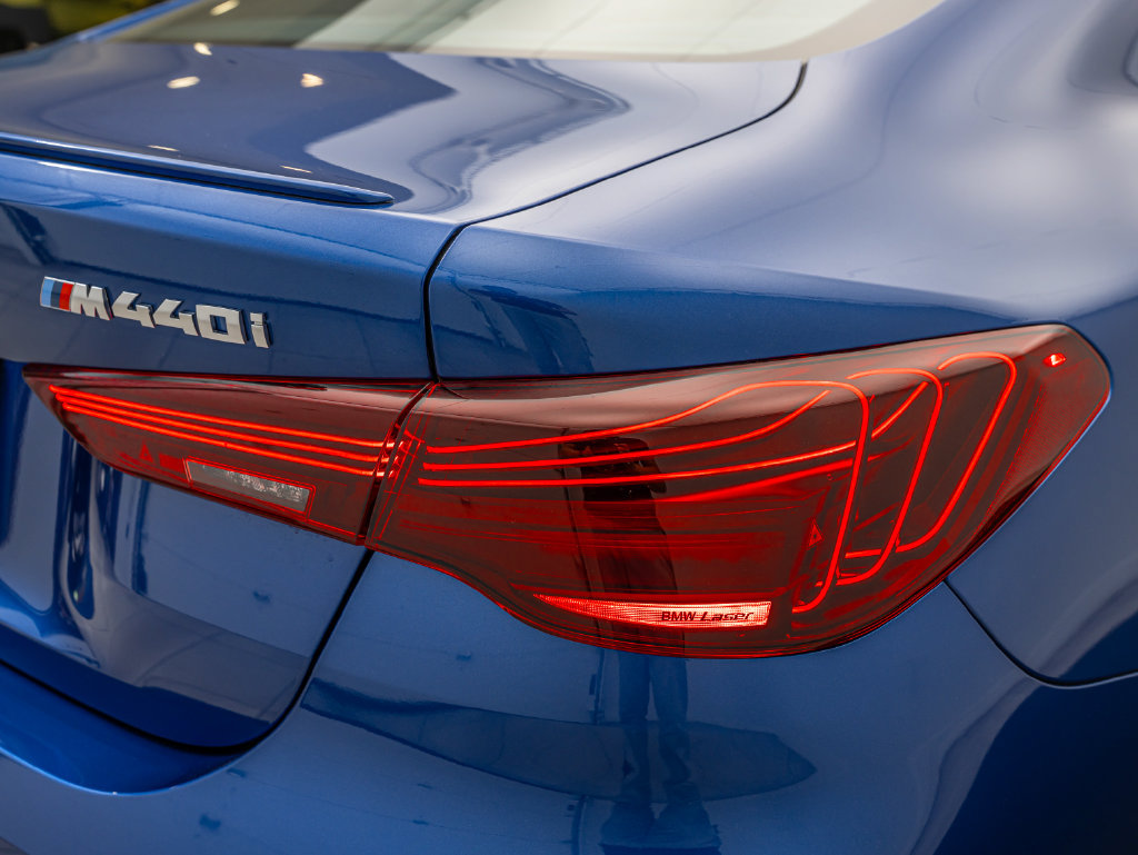 Used 2026 BMW M440i Coupe RWD image 9