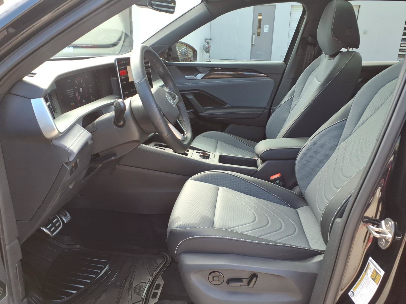 Used 2026 Volkswagen Tiguan SE R-Line FWD image 14